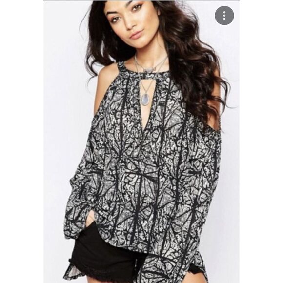 Free People Boho Goth Witchycore Oversized Top Sz Medium Cold Shoulder black - Picture 1 of 13